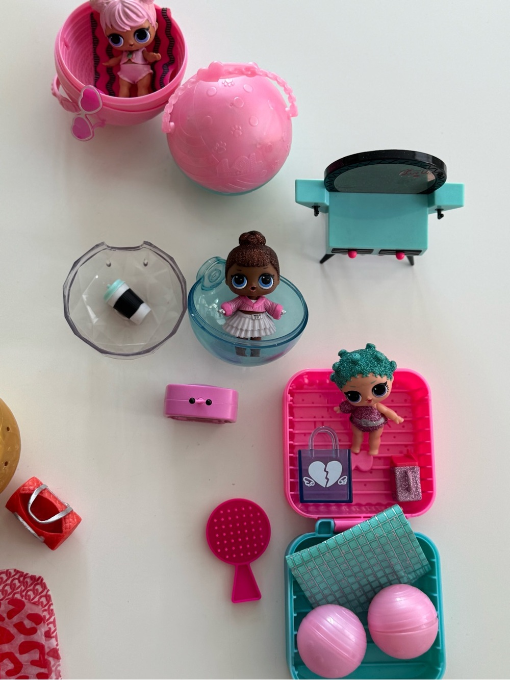 L.O.L. Surprise! Mini Doll Bundle with Pink and Teal Accessories